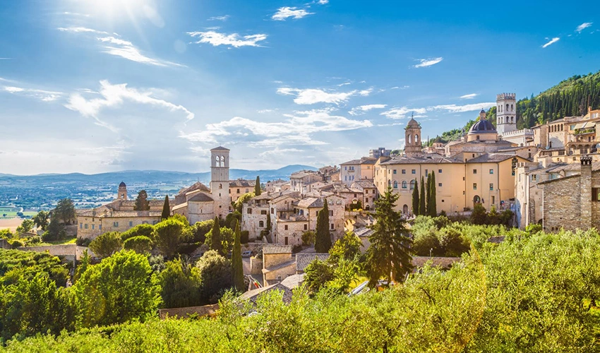photo of Umbria, Italy landscape with buildings 