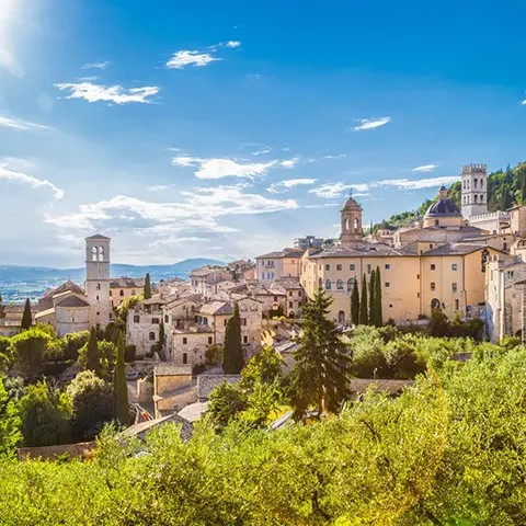 photo of Umbria, Italy landscape with buildings 