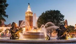 J.C. Nichols Memorial Fountain, Country Club Plaza, Kansas City, MO iStock-155781506